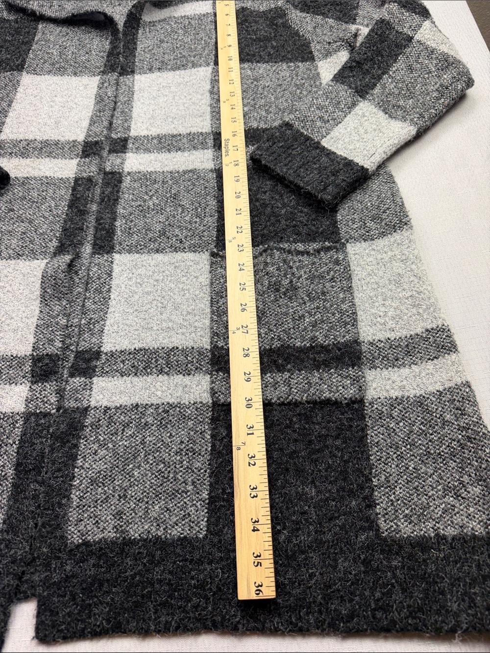 Cyrus Gray & White Plaid Long Cardigan front pockets - Picture 2 of 11